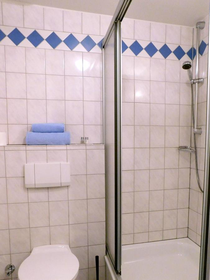 Hotel Das Weiss Blaue Haus Düsseldorf Zimmer foto
